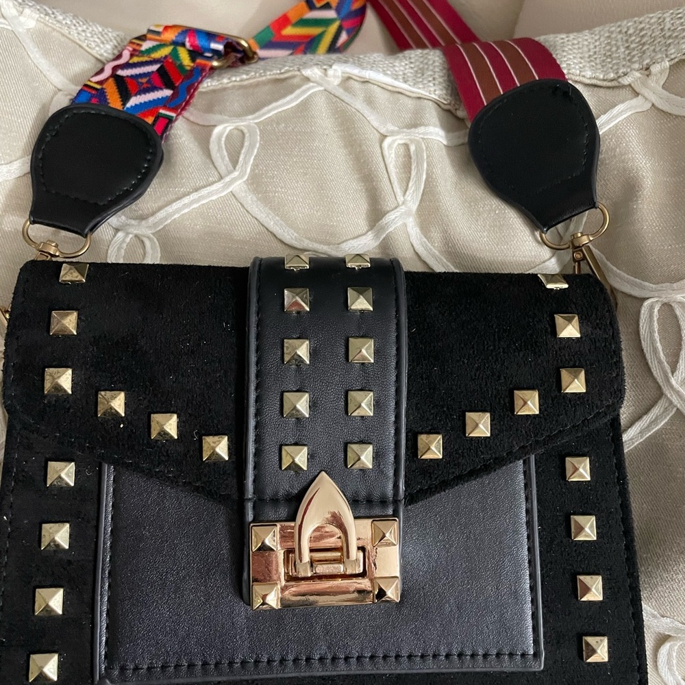 Crossbody Purse with guitar like strap - Picture 3 of 6
